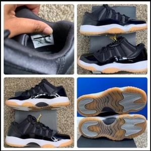 7Y Jordan 11 retro black/coral (7Y)